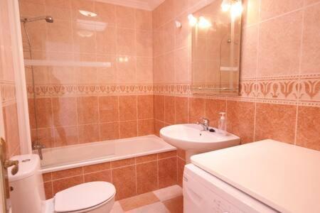 Amplio Apartamento Con Piscina Cerca De La Playa ネルハ エクステリア 写真