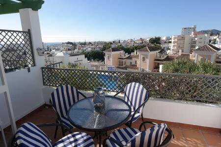 Amplio Apartamento Con Piscina Cerca De La Playa ネルハ エクステリア 写真