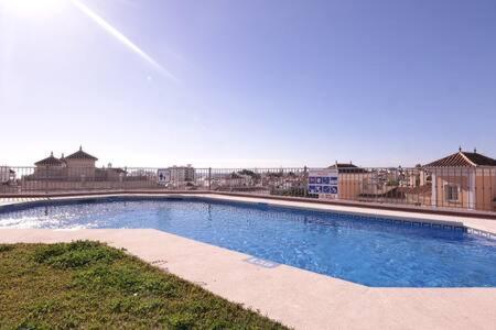 Amplio Apartamento Con Piscina Cerca De La Playa ネルハ エクステリア 写真